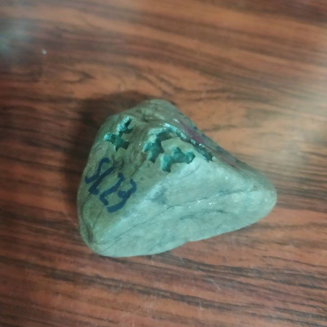 緬甸翡翠原石後江原石 賭石 雕刻 藝品  傳家 收藏 附有鑑定證書