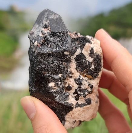 巴西 消波塊  骨幹 黑水晶 黑武士 不透光 石英 巴西骨幹 骨幹水晶  黑骨幹 擋煞