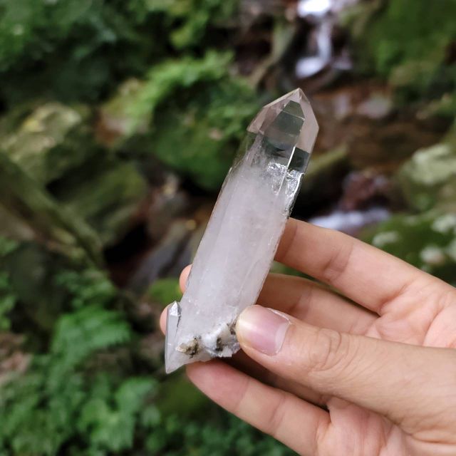 中國四川 雪寶頂 透亮 茶水晶 白水晶 亮皮水晶 石英 帶雲母