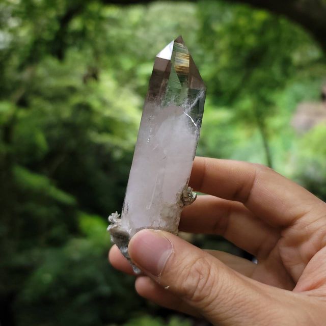 中國四川 雪寶頂 透亮 茶水晶 白水晶 亮皮水晶 石英 帶雲母